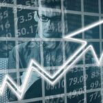 Investasi atau Menabung? Panduan Keuangan Cerdas untuk Generasi Digital