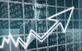 Investasi atau Menabung? Panduan Keuangan Cerdas untuk Generasi Digital